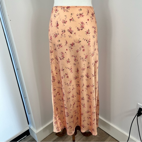 Reformation Layla floral silk slip skirt - Picture 3 of 8